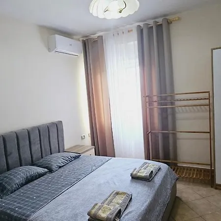 New Bazaar Side Bliss 2 Bed Apt With Free Garage Apartment *
