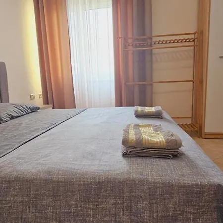 New Bazaar Side Bliss 2 Bed Apt With Free Garage Apartment Tirana