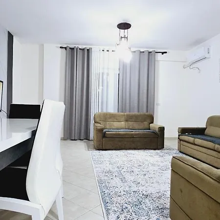 Apartment New Bazaar Side Bliss 2 Bed Apt With Free Garage