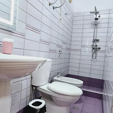 New Bazaar Side Bliss 2 Bed Apt With Free Garage *